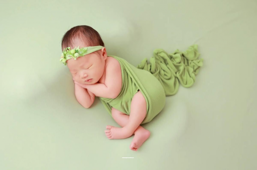 兰考宝宝拍嗝吐奶